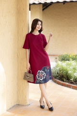 SWANLAKE | Váy Đầm Midi Nữ Phom Suông Cổ Tròn Tay Ngắn Thêu Hoa Chất Vải Linen Dạo Phố D13187LW01