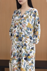 SWANLAKE | Váy Đầm Nữ Maxi Suông Cổ Trụ Nhún Vai Linen In Hoa Hè Tay Bí Dài Có Túi Du Lịch D12635LW01