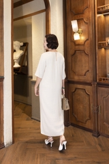 M COLLECTION | Váy Đầm Suông Nữ Trung Niên Tặng Mẹ Linen Thêu Hoa Tay Lỡ Cổ Tròn Sang Trọng D12903LW01