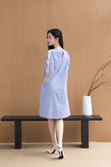 SWANLAKE | Váy Đầm Nữ Sọc Suông Cổ Tròn Cotton Tay Lỡ Nẹp Thêu Hoa Ren Lưới Có Túi Công Sở D12673LW01