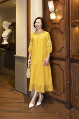 M COLLECTION | Váy Đầm Maxi Đuôi Cá Nữ Trung Niên Tặng Mẹ Cài Nút Thun Xốp Thêu Hoa Tay Lỡ D12778LW01