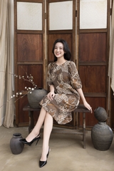 SWANLAKE | Váy Đầm Nữ Midi Phom A Tay Bí Lỡ Phồng Cổ Tròn Vải Đũi Thêu Hoa Dự Tiệc Công Sở D13292LW01