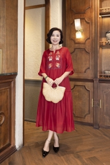 M COLLECTION | Váy Đầm Maxi Đuôi Cá Nữ Trung Niên Tặng Mẹ Tơ Lót Thun Thêu Hoa Tay Lỡ Cổ Trụ D13048LW01