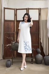 SWANLAKE | Váy Đầm Midi Suông Nữ Tay Bí Phồng Cổ Tròn Vải Lụa Dày Thêu Hoa Đi Tiệc Công Sở D13262LW01