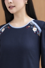 SWANLAKE | Váy Đầm Nữ Suông Cổ Tròn Vải Linen Thêu Hoa Viền Thun Tay Bí Lỡ Có Túi Công Sở D12575LW01