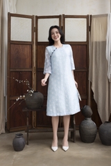 SWANLAKE | Váy Đầm Nữ Midi Cổ Tròn Tay Lỡ Vải Tơ Ép Hai Lớp Thêu Hoa Đính Nút Công Sở Tiệc D13237LW01