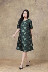 SWANLAKE | Váy Đầm Nữ Phom A Cổ Tròn Tay Ngắn Vải Gấm Hoa Cao Cấp Sang Trọng Đi Tiệc Công Sở D13266LW01