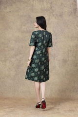 SWANLAKE | Váy Đầm Nữ Phom A Cổ Tròn Tay Ngắn Vải Gấm Hoa Cao Cấp Sang Trọng Đi Tiệc Công Sở D13266LW01