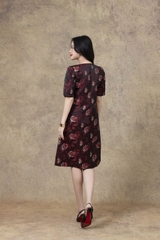 SWANLAKE | Váy Đầm Nữ Phom A Cổ Tròn Tay Ngắn Vải Gấm Hoa Cao Cấp Sang Trọng Đi Tiệc Công Sở D13266LW01