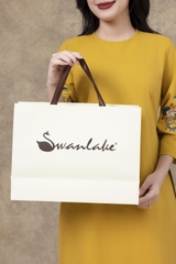 SWANLAKE | Áo Dài Cách Tân Nữ Phom Suông Cổ Tròn Chất Vải Linen Bột Thêu Hoa Tay Lỡ L13120LW01