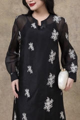 SWANLAKE | Váy Đầm Nữ Suông Maxi Vải Tơ Lót Lụa Thêu Hoa Cao Cấp Tay Dài Cổ Chữ V Đi Tiệc D13285LW01