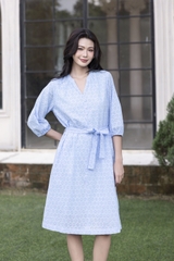 SWANLAKE | Váy Đầm Nữ Suông Cô Trụ Cài Nút Dây Thắt Eo Cotton Thêu Đục Lỗ Tay Bí Lỡ Có Túi D12671LW01
