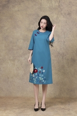 SWANLAKE | Váy Đầm Nữ Midi Suông Cổ Tròn Tay Lỡ Chất Vải Linen Thêu Hoa Cao Cấp Đi Tiệc D13228LW01