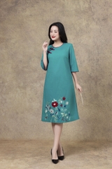 SWANLAKE | Váy Đầm Nữ Midi Suông Cổ Tròn Tay Lỡ Chất Vải Linen Thêu Hoa Cao Cấp Đi Tiệc D13228LW01