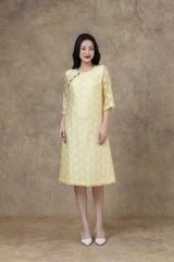 SWANLAKE | Váy Đầm Nữ Midi Cổ Tròn Tay Lỡ Vải Tơ Ép Hai Lớp Thêu Hoa Đính Nút Công Sở Tiệc D13237LW01