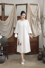 M COLLECTION | Đầm Thường Ngày Phuom Suong Lụa Dày Dài Qua Gối D13259LW01