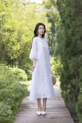 SWANLAKE | Váy Đầm Nữ Maxi Suông Vải Cotton Thêu Đục Lỗ Hè Cổ Tròn Tay Ren Lỡ Ống Loe Có Túi D12688LW01