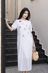 SWANLAKE | Váy Đầm Nữ Midi Suông Linen Thêu Hoa Tay Cổ Tròn Viền Thun Có Túi Xẻ Tà Công Sở Hè D12694LW01