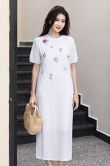 SWANLAKE | Váy Đầm Nữ Midi Suông Linen Thêu Hoa Tay Cổ Tròn Viền Thun Có Túi Xẻ Tà Công Sở Hè D12694LW01