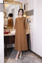 SWANLAKE | Váy Đầm Nữ Maxi Suông Vải Cotton Thêu Đục Lỗ Hè Cổ Tròn Tay Ren Lỡ Ống Loe Có Túi D12688LW01
