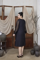 M COLLECTION | Váy Đầm Nữ Trung Niên Tặng Mẹ Suông Cổ Tròn Lụa Dày Thêu Hoa Tay Dài Đi Tiệc D13275LW01