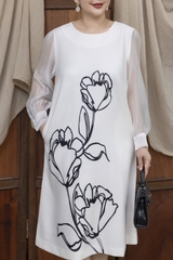 M COLLECTION | Váy Đầm Nữ Trung Niên Tặng Mẹ Suông Cổ Tròn Lụa Dày Thêu Hoa Tay Dài Đi Tiệc D13275LW01