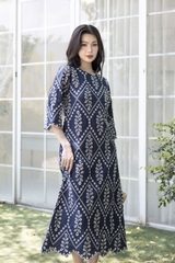 SWANLAKE | Váy Đầm Nữ Maxi Suông Vải Cotton Thêu Đục Lỗ Hè Cổ Tròn Tay Ren Lỡ Ống Loe Có Túi D12688LW01