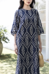 SWANLAKE | Váy Đầm Nữ Maxi Suông Vải Cotton Thêu Đục Lỗ Hè Cổ Tròn Tay Ren Lỡ Ống Loe Có Túi D12688LW01