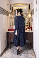 SWANLAKE | Váy Đầm Nữ Maxi Đuôi Cá Babydoll Cotton Thêu Đục Lỗ Trơn Cổ Trụ Cài Nút Tay Dài Hè D12394