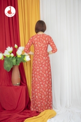 Áo dài hoa nhí màu đỏ cổ tròn vải lụa Hàn Châu