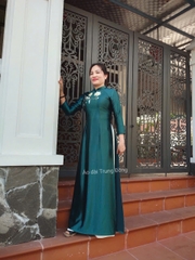 Áo dài chất Satin bóng thêu tay thủ công màu xanh rêu/ Áo dài Trung Đồng