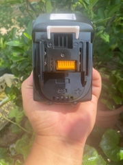 Pin 15 cell dung lượng 6ah dòng xả 60a dùng cho máy Makita chính hãng và sạc zin