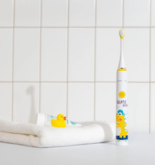 ENR226WHT-Bàn chải đánh răng điện cho bé LockLock 5V, 1.5W - Màu trắng