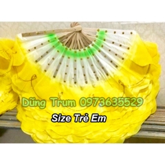 Quạt múa biểu diễn nan tre vải lụa phun kim tuyến phối màu cực đẹp