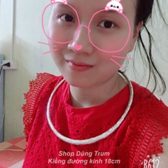 Kiềng bạc tròn kết hợp áo dài chụp ảnh, kiềng cổ dân tộc biểu diễn