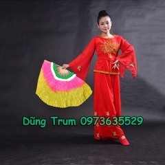 Quạt múa 3 màu người lớn nan tre tua vải mềm mại cực đẹp