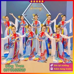 Trang phục Hằng Nga họa tiết vân mây sắc màu siêu đẹp