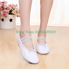 Giày múa bale có gót bọc da lộn cực êm ái và bền