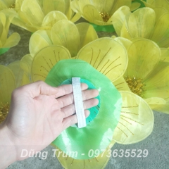 Hoa múa biểu diễn có chun cầm dưới đế, hoa giả múa chất liệu nan sắt cực bền