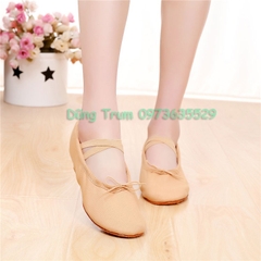 Giày múa bale có gót bọc da lộn cực êm ái và bền