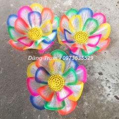 Hoa ngũ sắc múa biểu diễn, hoa múa cầm tay chất liệu nan sắt đàn hồi họa tiết phủ kim tuyến cực đẹp