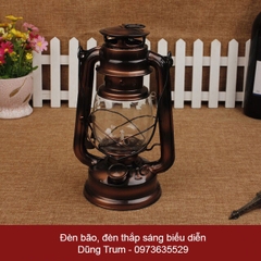 Đèn bão, đèn dầu thắp sáng biểu diễn trang trí quán siêu đẹp