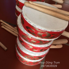 Trống cơm gỗ cầm tay biểu diễn, trống gỗ cầm tay