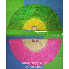 Quạt múa văn nghệ tua rộng 2 mặt 2 màu chất liệu nan tre vải lụa mềm mại