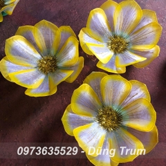 Hoa múa cầm tay biểu diễn siêu bền đẹp chất liệu nan sắt đàn hồi họa tiết phủ kim tuyến