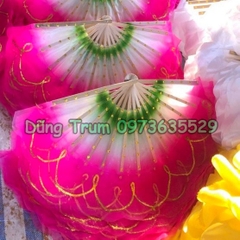 Quạt múa biểu diễn nan tre vải lụa phun kim tuyến phối màu cực đẹp