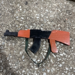 Đạo cụ súng AK gỗ biểu diễn