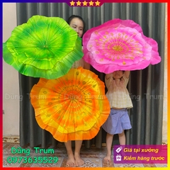 Lá sen múa biểu diễn văn nghệ nan sắt mềm và lụa phun kim tuyến cực bền đẹp