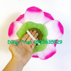 Hoa giả múa văn nghệ 10 cánh hồng trắng chất liệu nan sắt vẽ kim tuyến