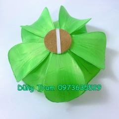 Hoa múa văn nghệ chất liệu nan sắt vẽ kim tuyến 40cm 10 cánh